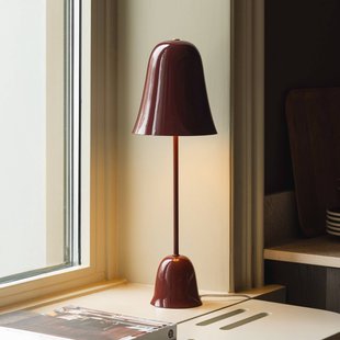 Blåklockan tafellamp wijnrood, hoogte 56 cm - Globen Lighting - Woonkamer - Scandinavisch - Metaal - Met lampenkap
