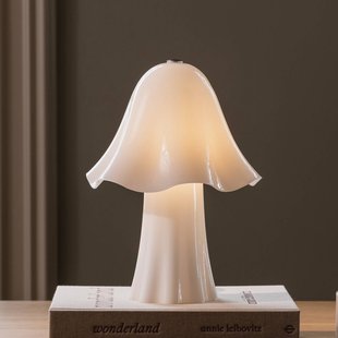 Bello tafellamp wit, hoogte 30 cm - Globen Lighting Belllo - Woonkamer - Scandinavisch - Glas - Met lampenkap
