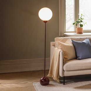 Ripley vloerlamp, bordeauxrood glas, 144 cm - Globen Lighting - Woonkamer - Scandinavisch - 1 lamp