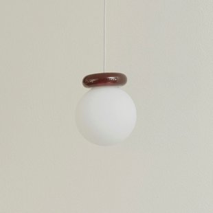 Hinx hanglamp, donkerrood/wit, glas - Normann Copenhagen - Keuken - Designer - 1 lamp