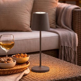 Brilliant Kaami LED tafellamp op accu, bruin, hoogte 37 cm, IP44, dimbaar.