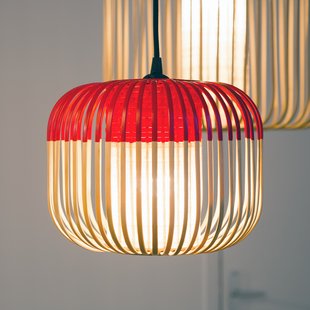 Bamboo XS hanglamp, rood, Ø 27 cm - Forestier - Woonkamer - Designer - Bamboe - 1 lamp