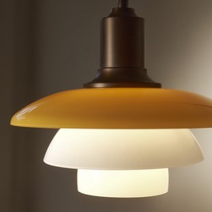 PH 2/2 wandlamp, uitval 32 cm, amber/wit - Louis Poulsen - Woonkamer - Designer - Glas - Met lampenkap