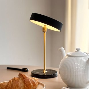 Dyberg Larsen LED tafellamp op accu Moonlight, zwart