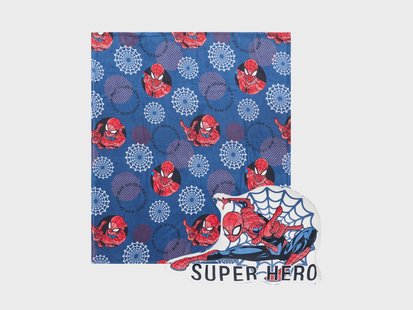 Plaid met vormkussen, 130 x 150 cm. (Spiderman)