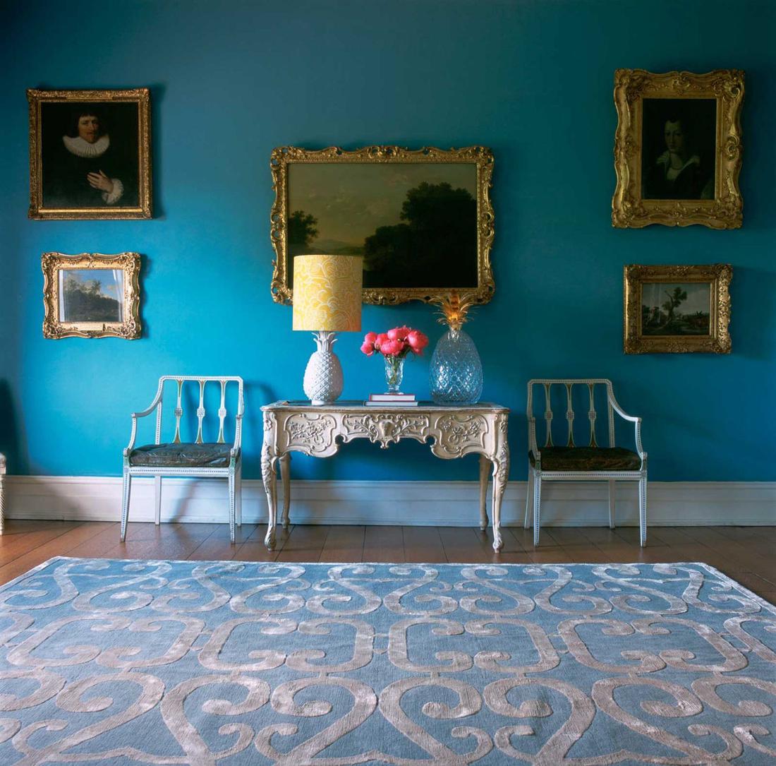 woonhome-klassiek-interieur-blauw-vloerkleed