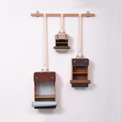 woonhome-interieur-hout-design-nederlandse-designers-houten-tassenkast-lotty-lindeman