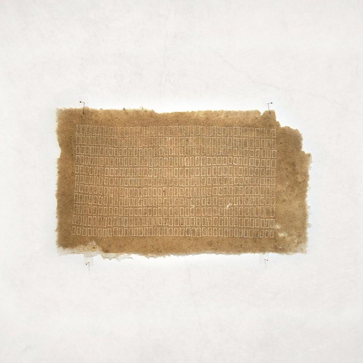 woonhome-kunstenaar-abstracte-tekenkunst-sarah-van-der-lijn-witte-inkt-witte-inkt-op-geschept-papier