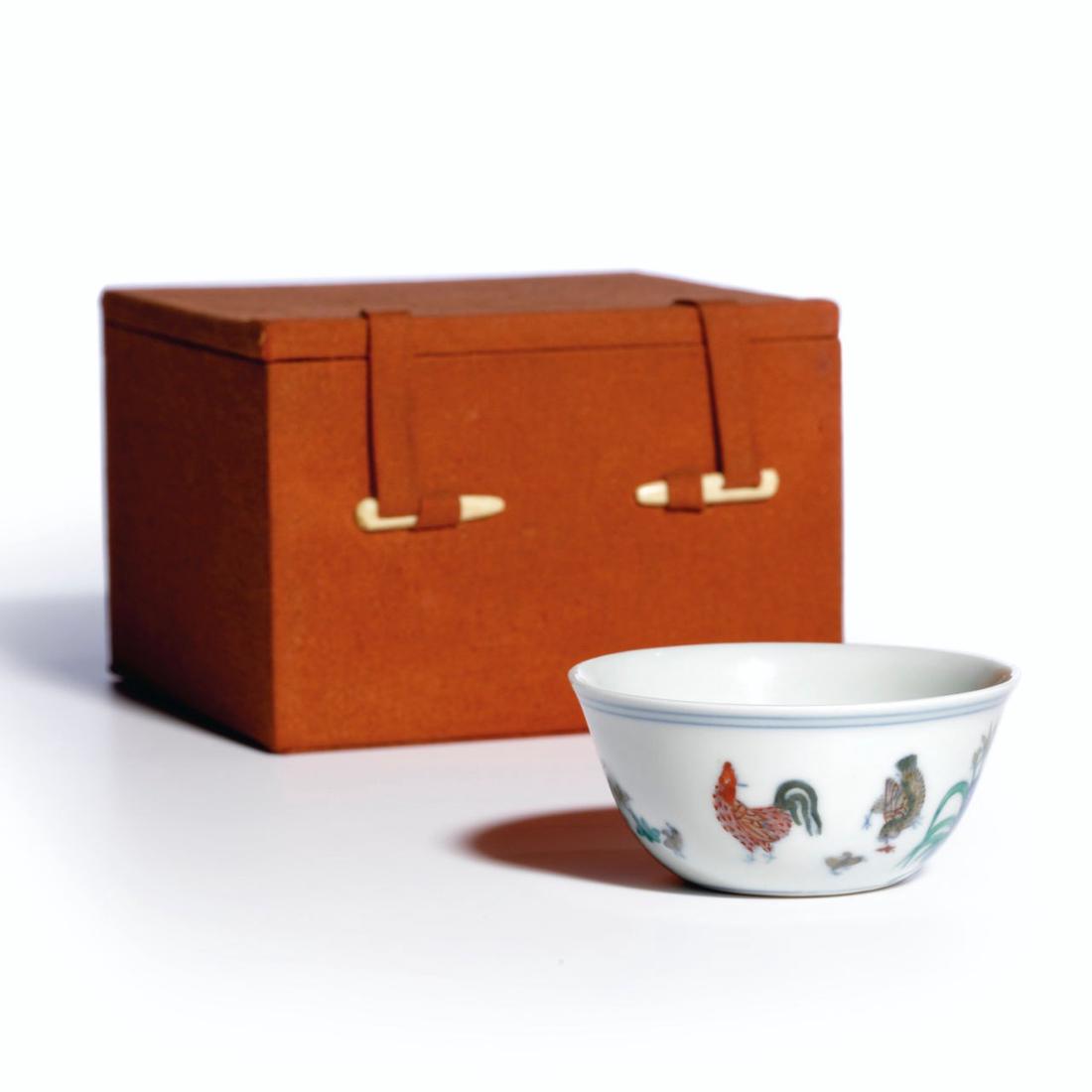 woonhome-chinees-wijnkopje-sothebys-geveild-26-miljoen-porselein-kippenkop-chickencup