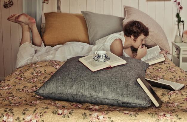 woonhome-kussen-grijze-dag-binnen