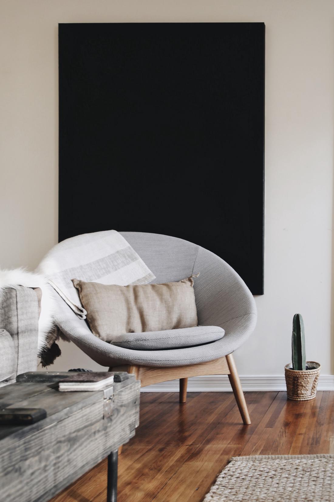 Een grote fauteuil waar je knus met z'n tweeën in kan zetten kun je ook een loveseat noemen, en is een echte eye catcher in het interieur.