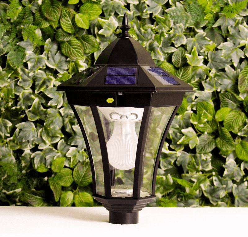 Klassieke buitenlamp met een moderne LED-lamp.