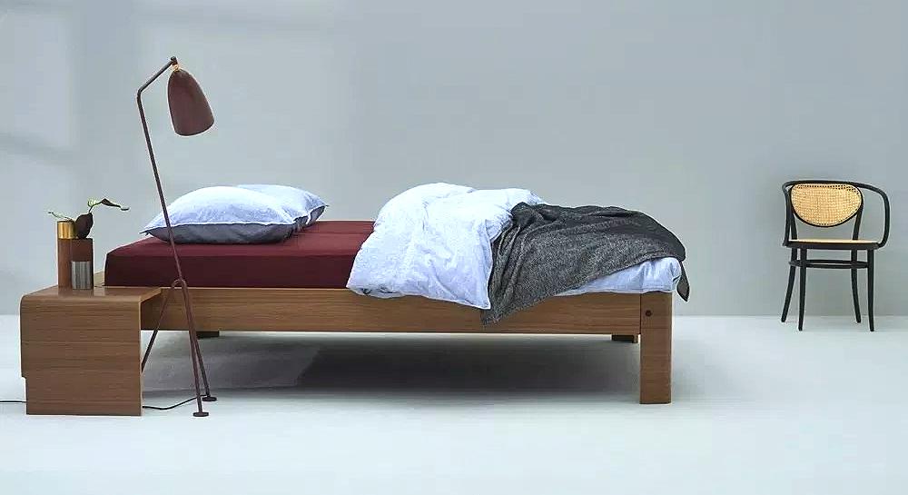 Dutch Design: De Auping Auronde is in 1973 al ontworpen door de Nederlandse ontwerper Frans de la Haye. Hij gaf het bed een duurzaam design van beukenhout.