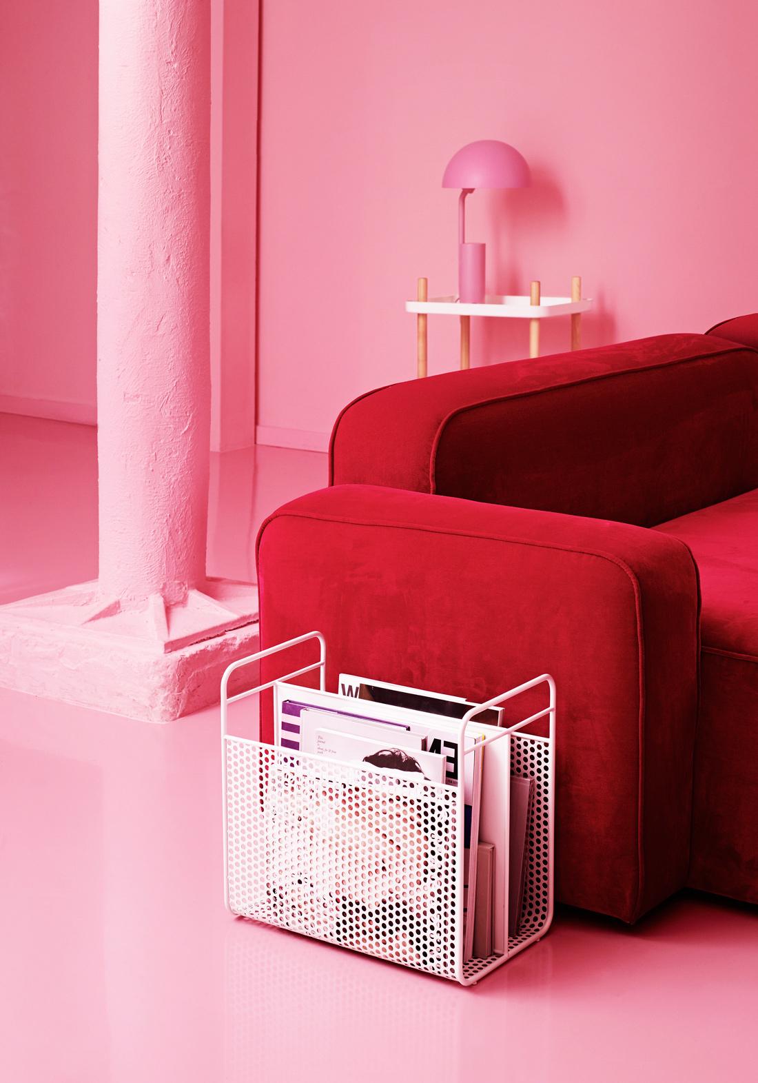 Meubels in de kleuren rood en roze knallen uit je interieur.