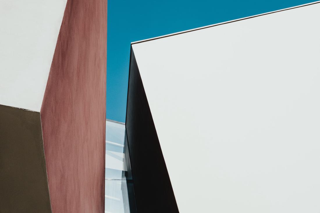 Abstractie vind je ook terug in de architectuur van gebouwen.