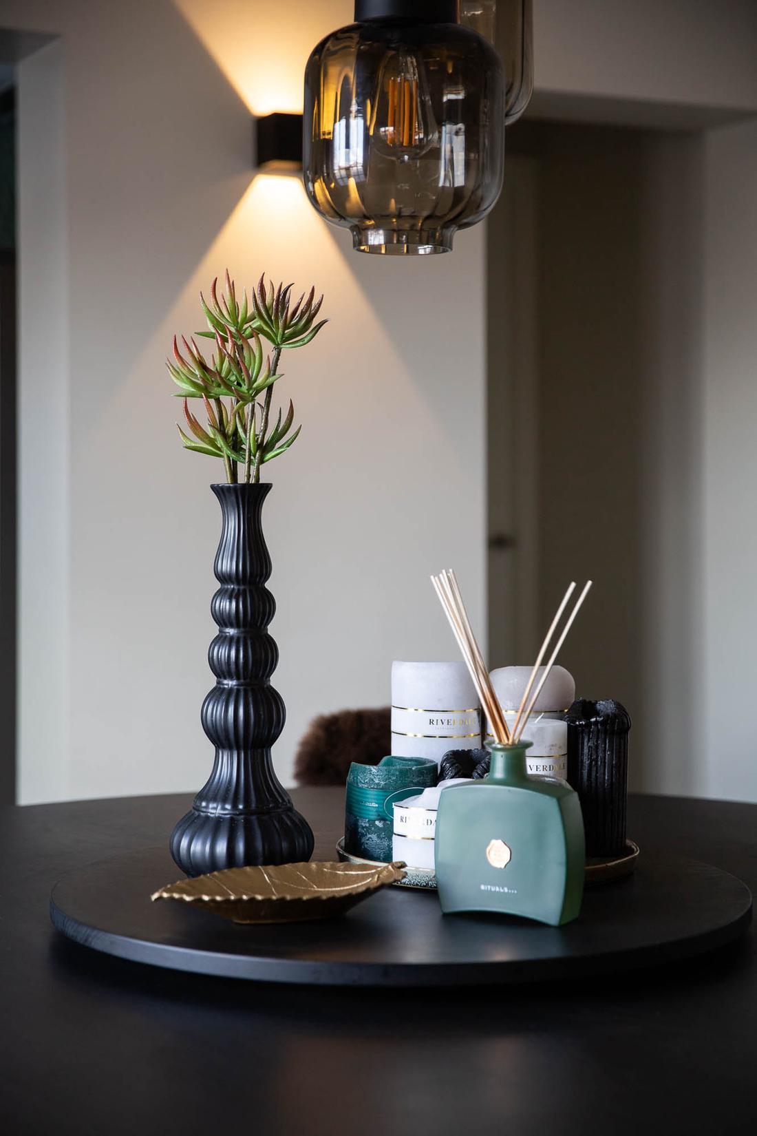 Een wandlamp dient zowel als basisverlichting als accentverlichting. 