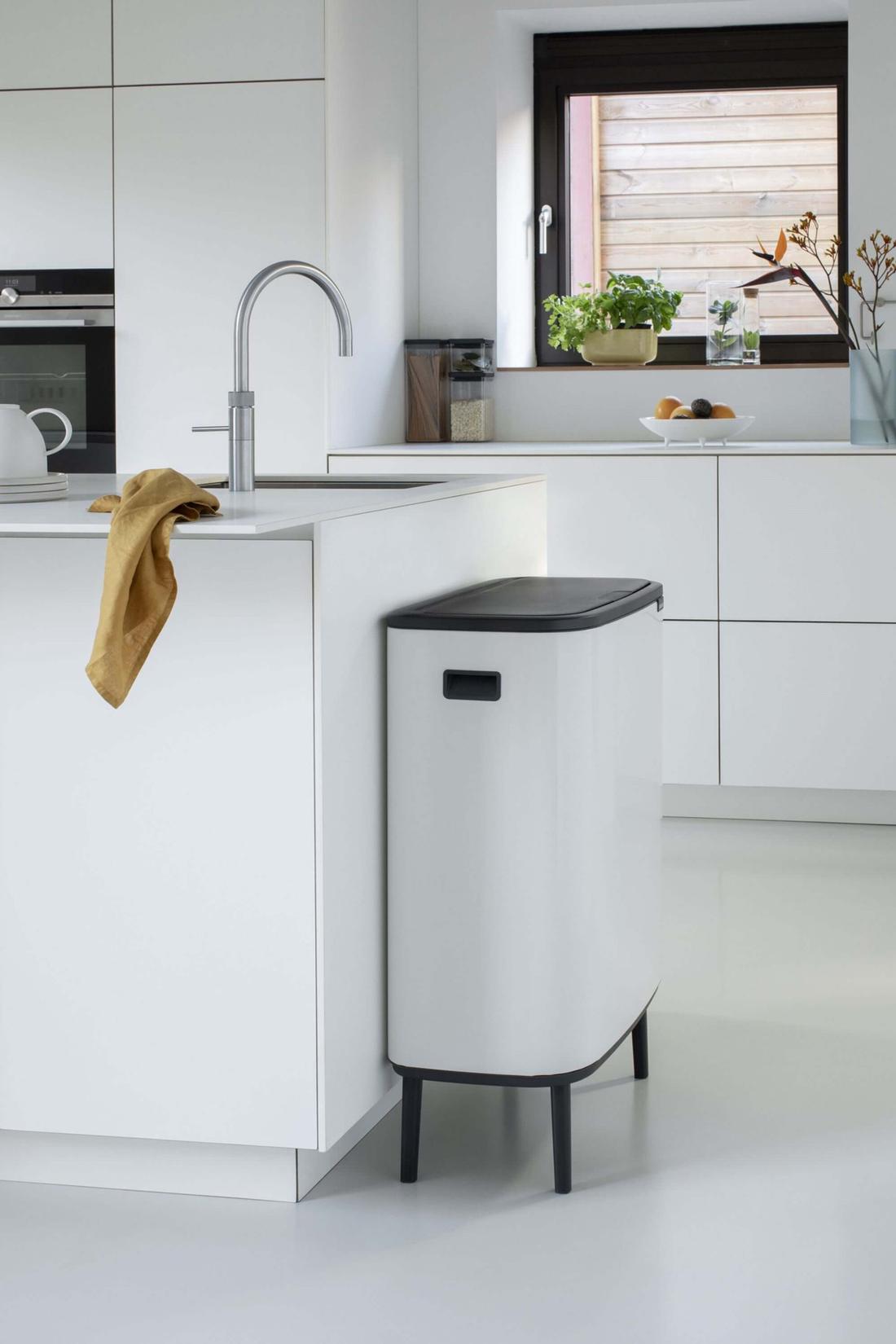 De Brabantia Bo Touch Bin Hi is verkrijgbaar in twee versies. Met een binnenemmer van 60 liter of twee binnenemmers van 30 liter.