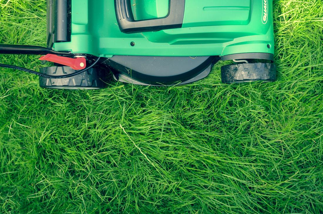 woonhome-gras-maaien-gazon-tuininspiratie-buitenleven-1