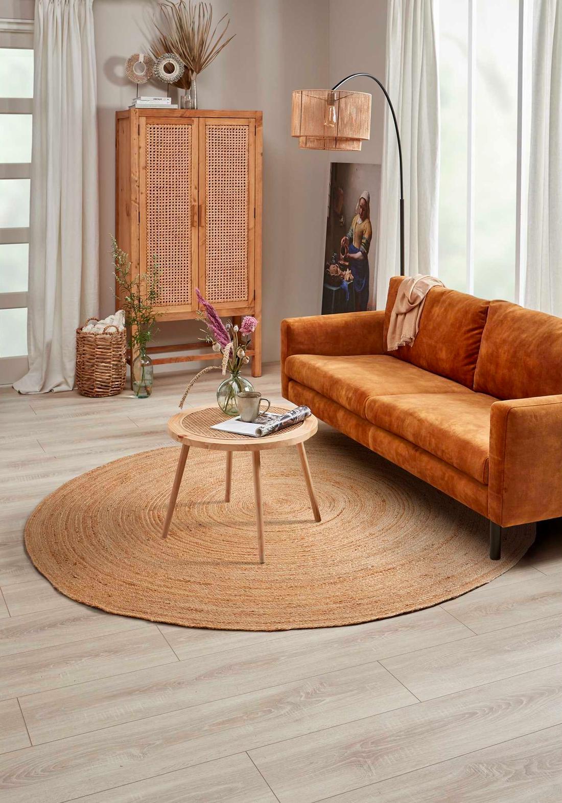 Het Forest Eiken laminaat is een mooie vloer met een neutrale lichte kleur en verfijnd eikenpatroon.