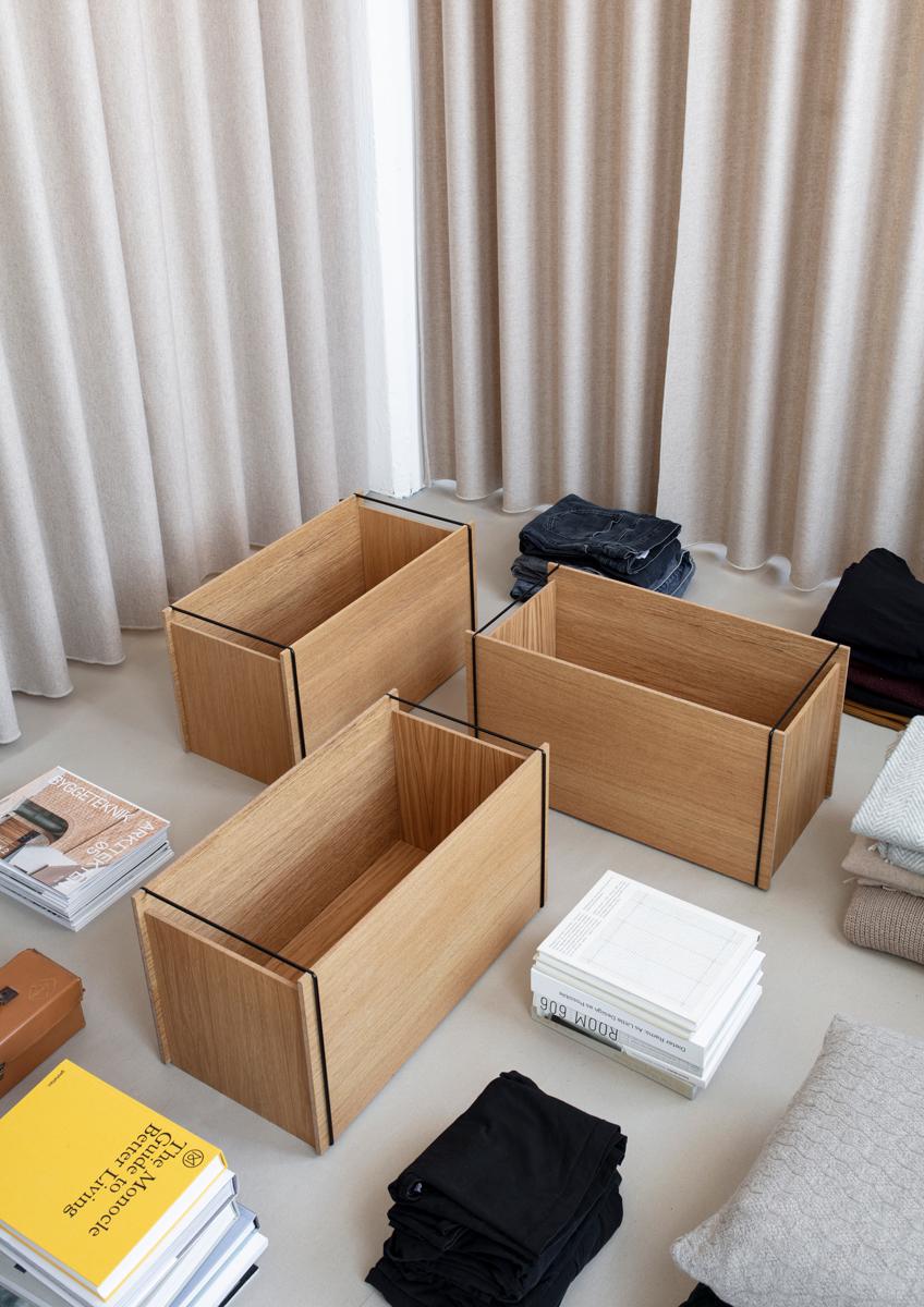 Met de 47 liter biedt de Storage Box genoeg opslagruimte om tijdschriften, kleding en woonaccessoires op te bergen.