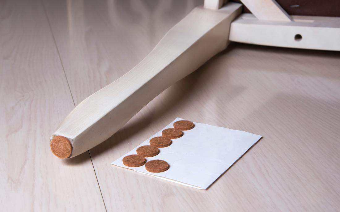 woonhome-stoelpoten-stoelpootdoppen-viltjes-onder-stoel-vloer-beschermen-1