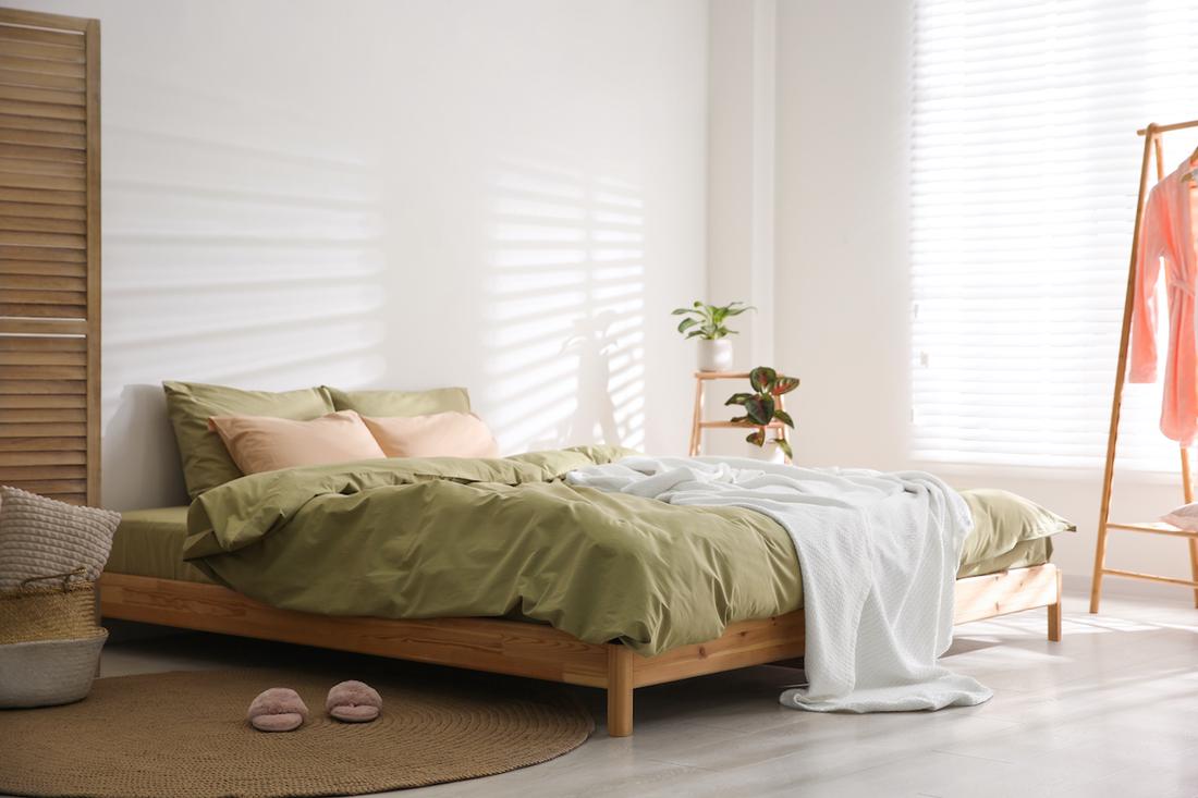 woonhome-slaapkamer-bed-slapen-inspiratie-houten-ledikant-1