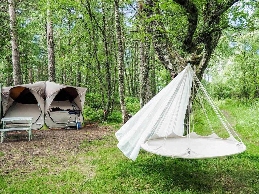 Relax in de natuur! Dat kan in deze heerlijke schommelstoel. Hang 'm aan de boom en geniet. 