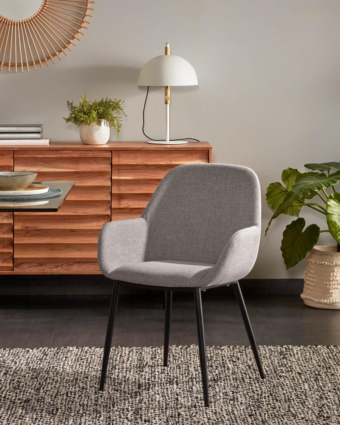 Wil je voor iets gaan dat gewaagder is? Deze stoel is ook verkrijgbaar in funky kleuren als geel en roze en in ribstof of teddystof. Lekker comfi!