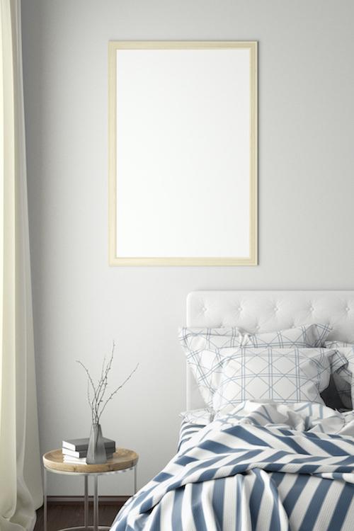 woonhome-slaapkamer-fotolijstje-fotolijst-slaapkamer-inspiratie-lijst-aan-de-muur-wanddecoratie-1