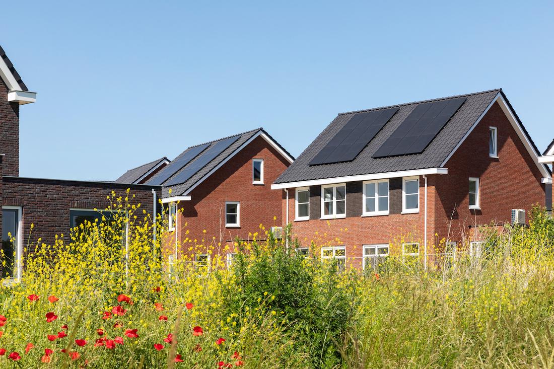 woonhome-unipanel-bouwpanelen-panelen-op-dak-1