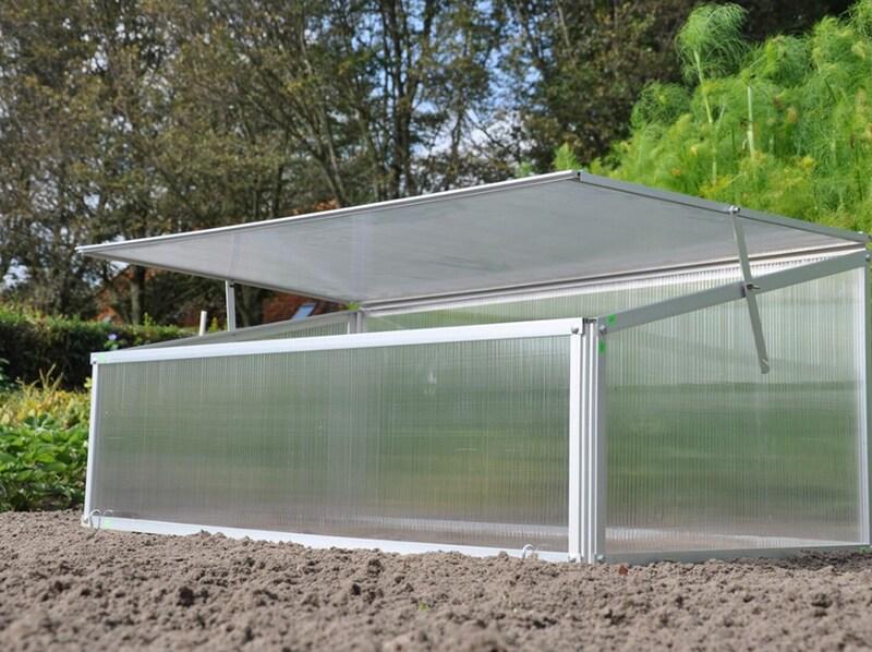 Deze kweekbak heeft een aluminiumframe, waardoor je geen onderhoud hoeft te plegen. 