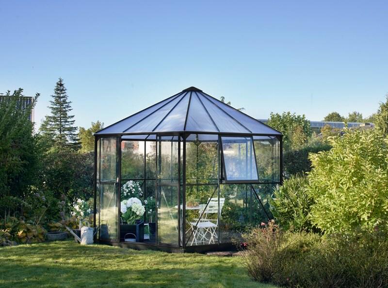 Wanneer het vroege voorjaarszonnetje zich laat zien, zit jij prinsheerlijk in de tuin, dankzij de Royal Well Tuinkas Prieel. 