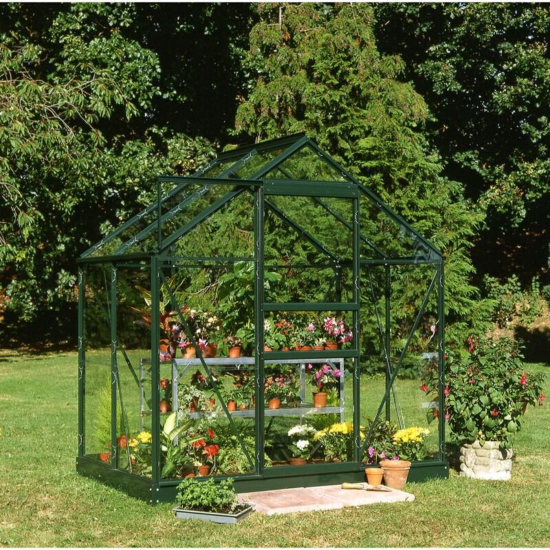 Het groene frame van de Royal Well Popular 46 valt bijna niet op in het groen van je tuin. 