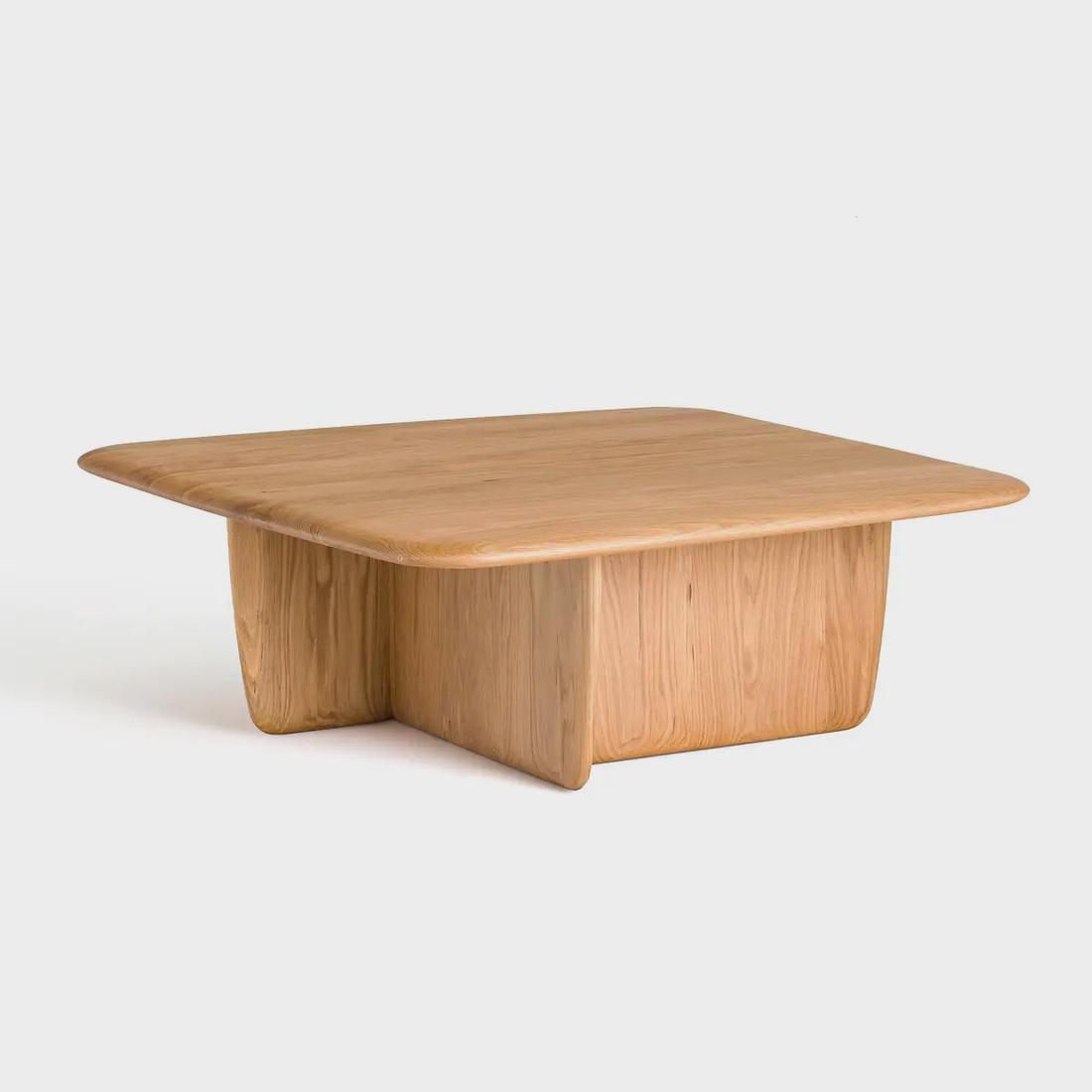 Het design van deze speelse salontafel is geïnspireerd op de vleugels van een vliegtuig. Het is een ontwerp dat je nog niet eerder hebt gezien. 