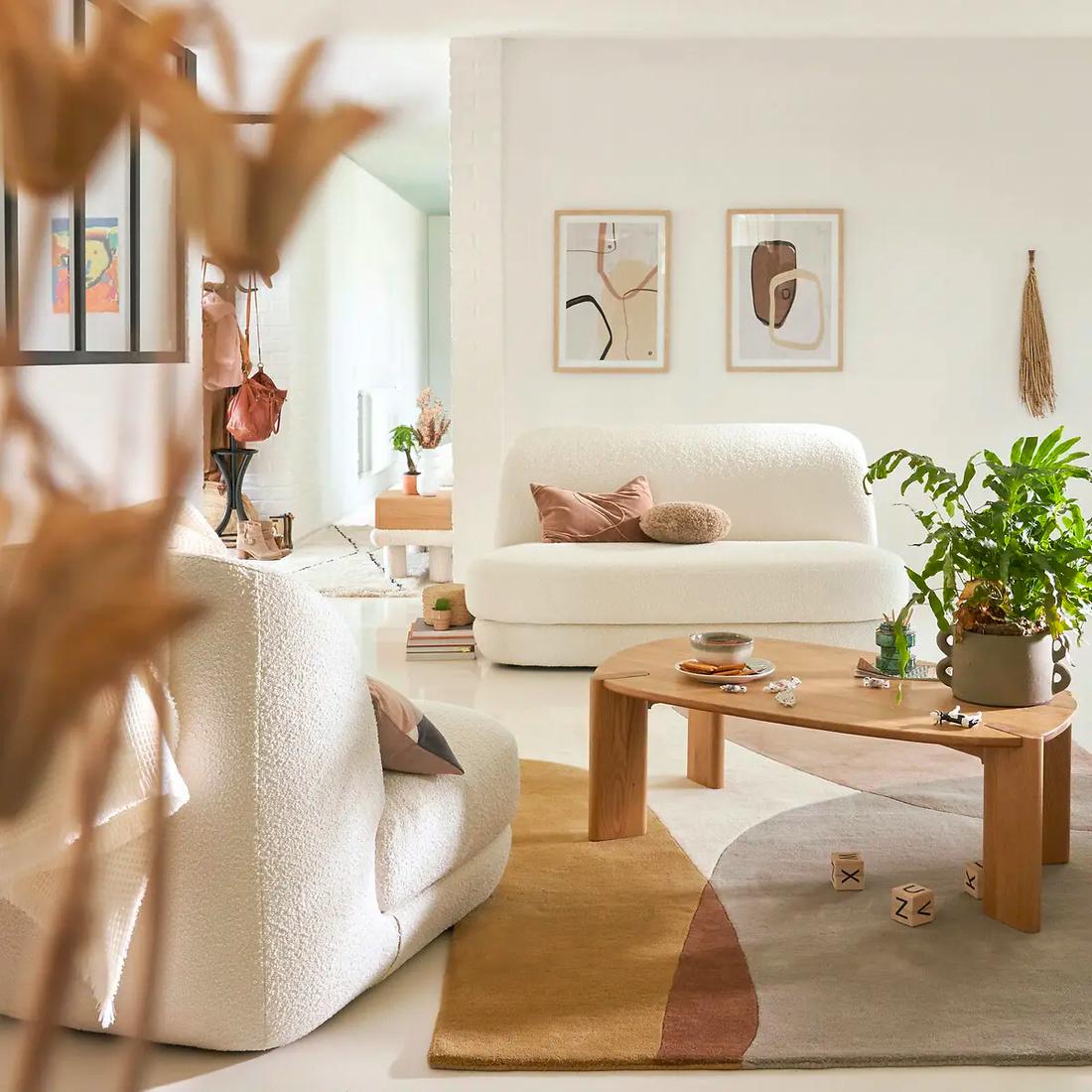 De salontafel Elmo past perfect in een Scandinavisch interieur, dankzij de afgeronde lijnen. 
