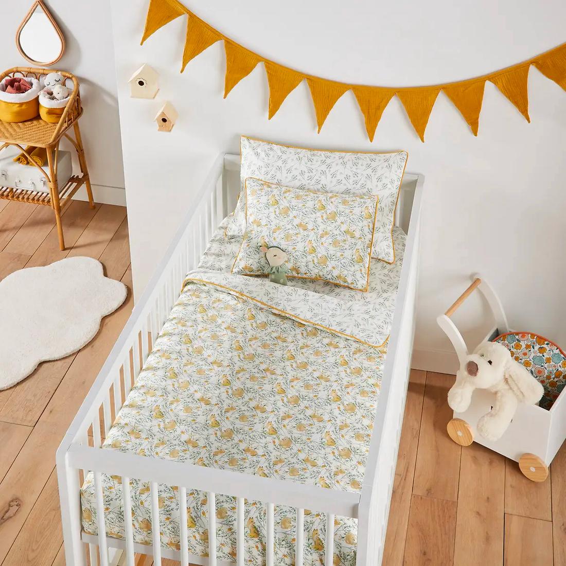 Bekijk slingers Omdat er altijd wel iets te vieren is: leuke slingers van katoengaas voor in de kinderkamer.