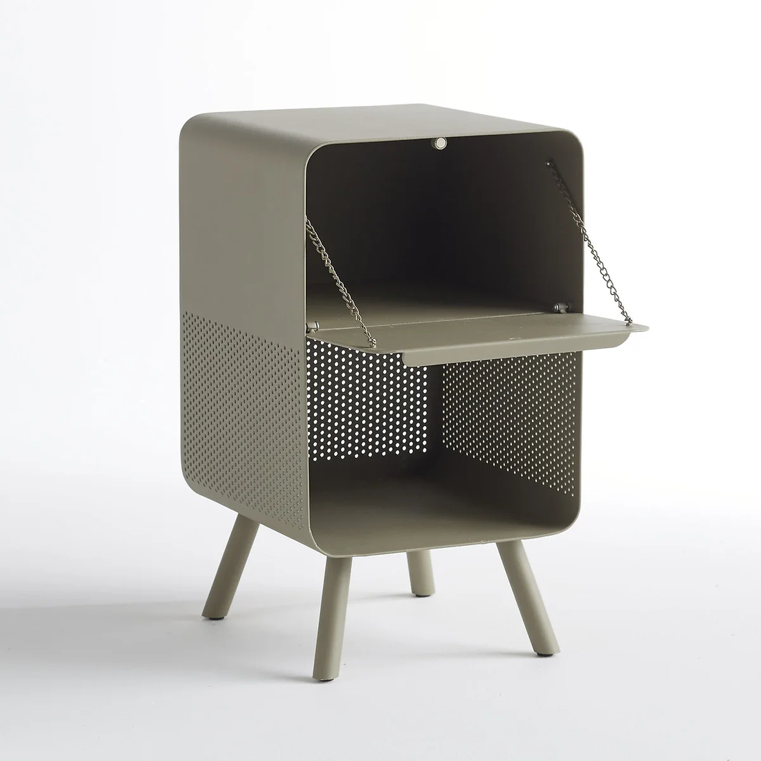 Dit stoere bijzettafeltje past dankzij het design met het metalen frame prima in een industriële slaapkamer.