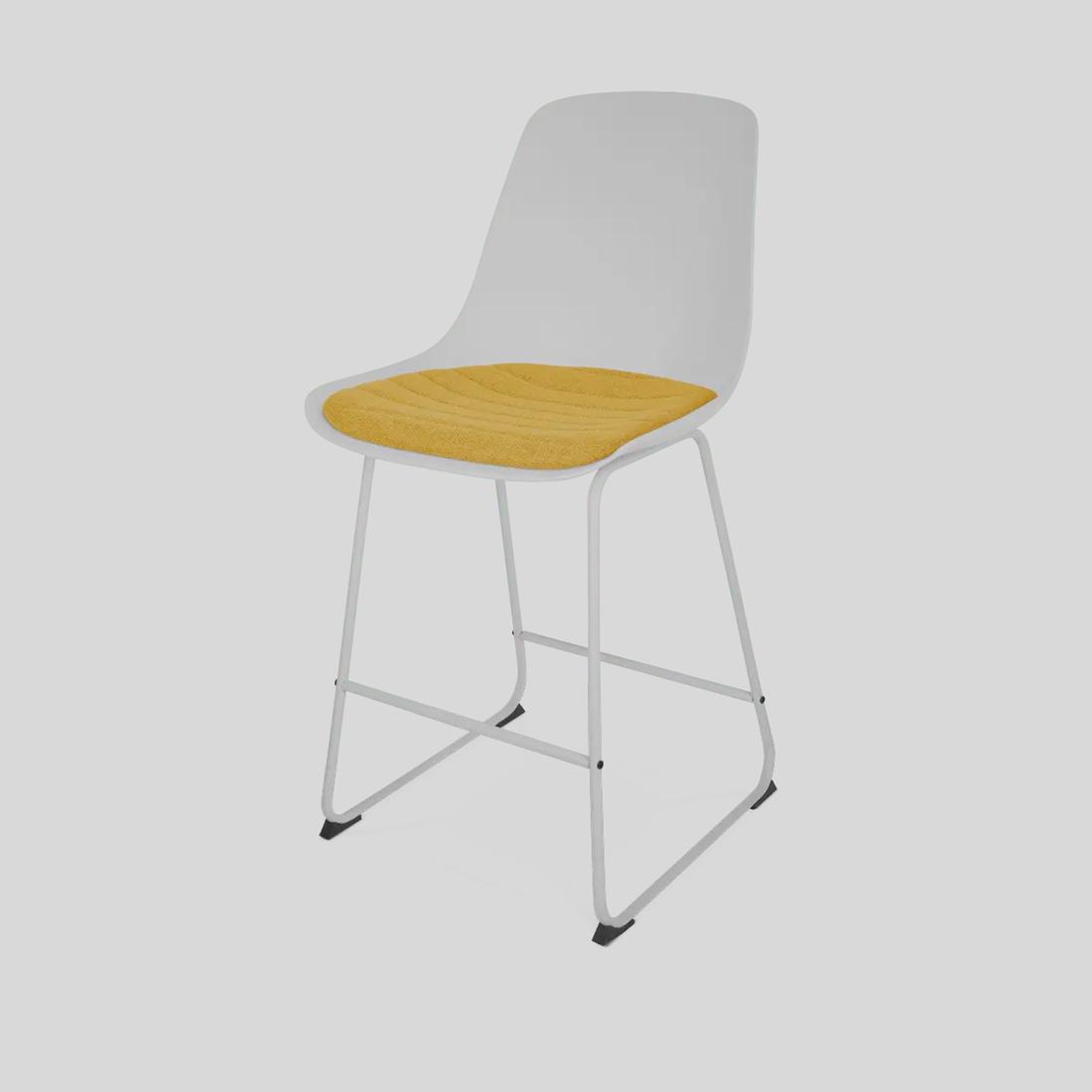 Bekijk deze stoel Dit witte barstoelen combineer je perfect bij witte eetkamerstoelen in de zithoek. Dankzij het lichte gewicht verplaats je de barkruk heel makkelijk.