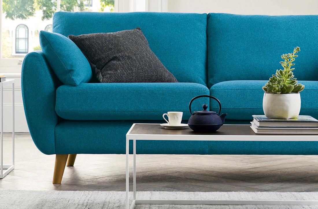 Denk goed na over welke kleuren je wilt gebruiken in de woonkamer. Houd je van rust? Kies dan voor blauw. 