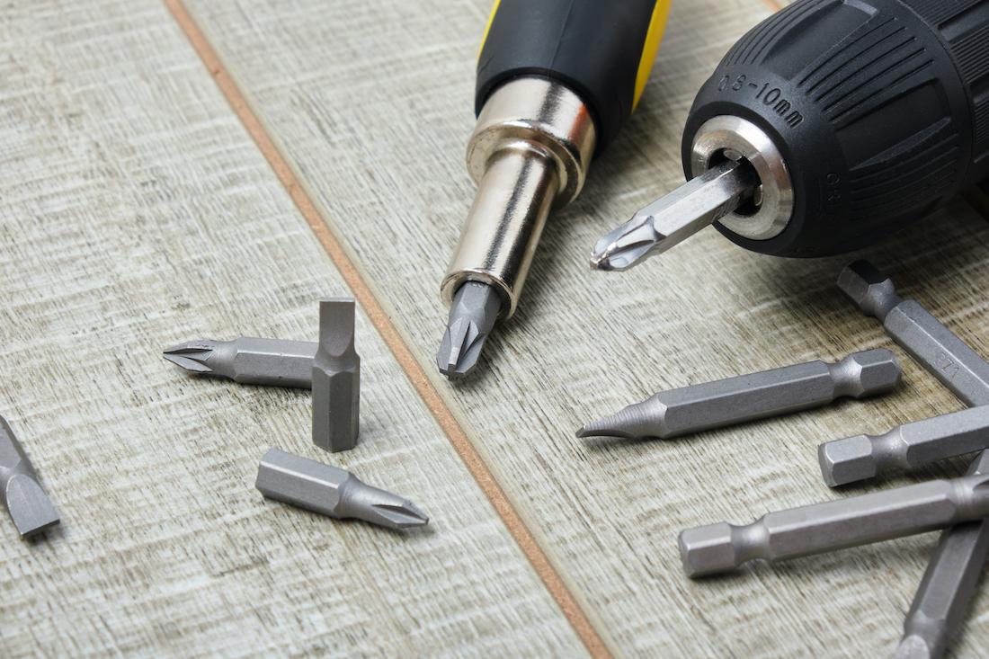 woonhome-klussen-gereedschap-schroevendraaier-set-boor-boormachine-1