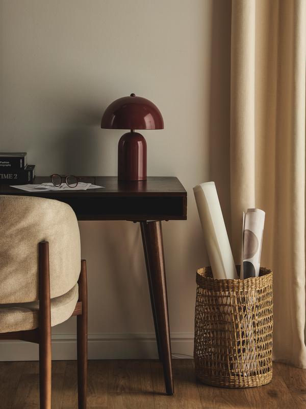 Bekijk de lamp Deze retro tafellamp voor op je nachtkastje is de eye-catcher van de slaapkamer.