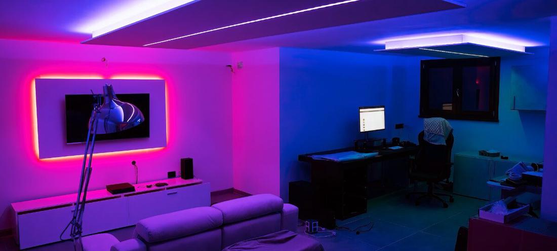 woonhome-woonkamer-opfleuren-neon-verlichting-3
