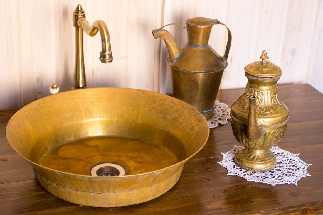 woonhome-koperen-kraan-wasbak-spoelbak-moderne-klassieke--keuken-2