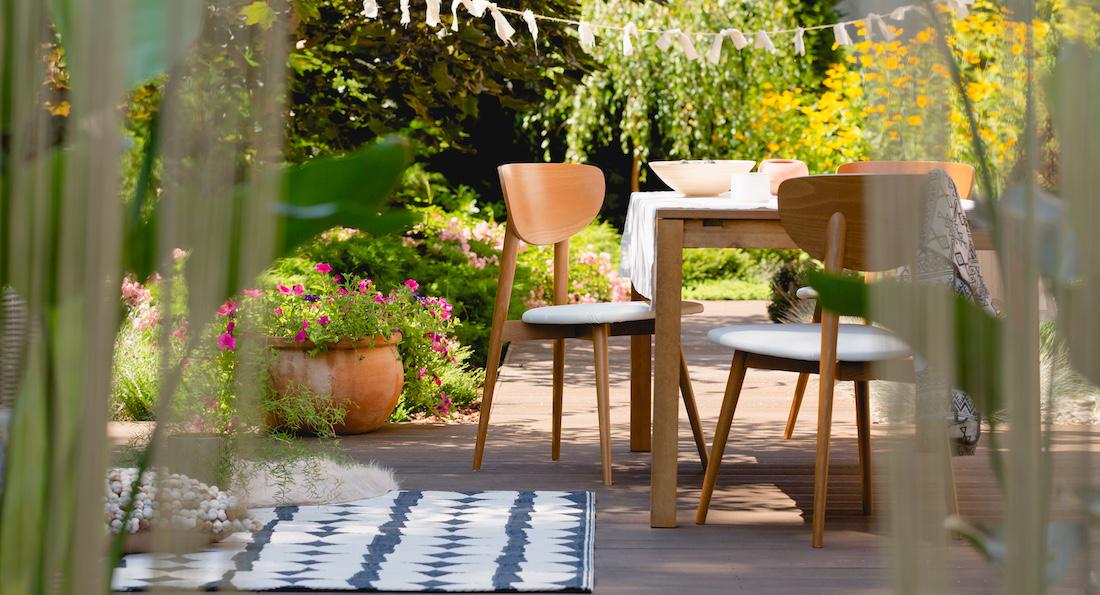 woonhome-groot-buitenkleed-buiten-kleed-zwart-wit-gestreept-modern-kleed-voor-tuin-1