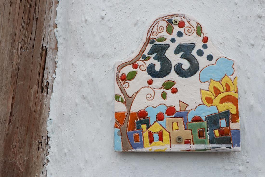 woonhome-huisnummer-bord-huis-nummer-naam-bord-bordje-creatief-met-nummerbord-1