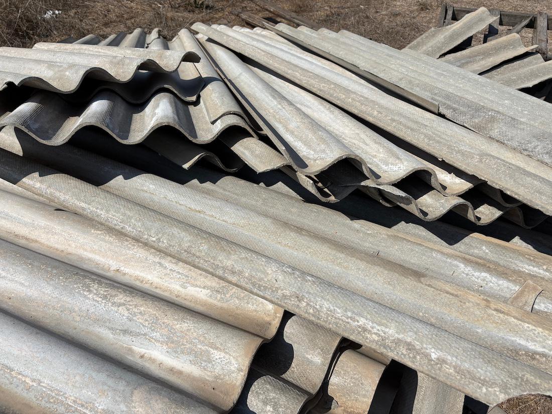 woonhome-asbest-in-huis-herkennen-verwijderen-dak-met-asbest-1