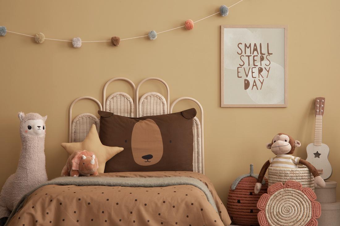 woonhome-kinderkamer-behang-kinderbed-knuffels-1