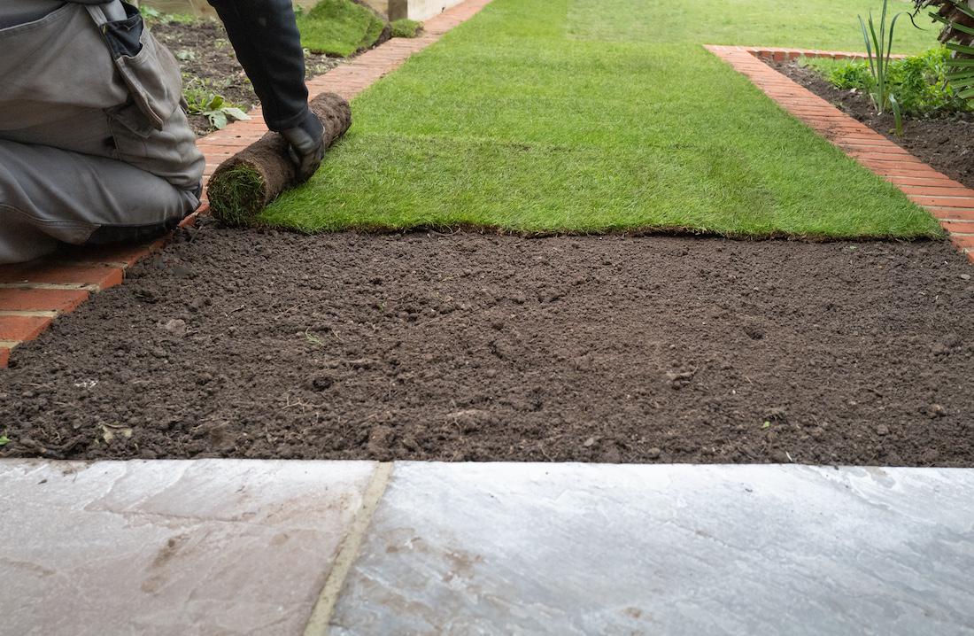 woonhome-graszoden-aanleggen-gazon-gras-zaaien-1