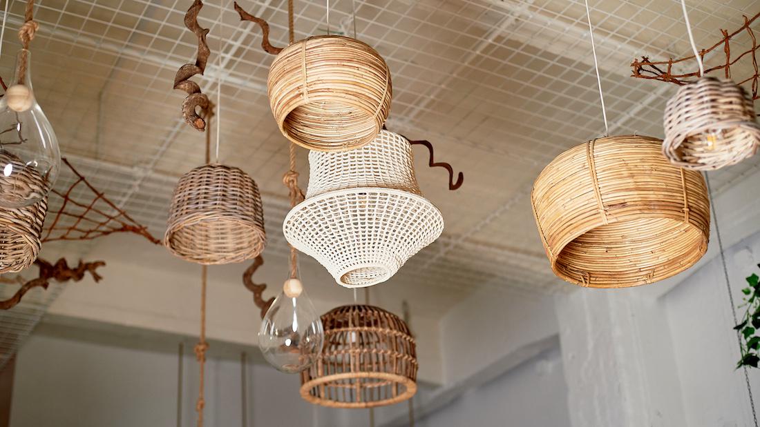 woonhome-rotan-hanglampen-drie-hanglampen-riet-rotan-interieur-inspiratie-verschillende-rotan-hanglampen-1