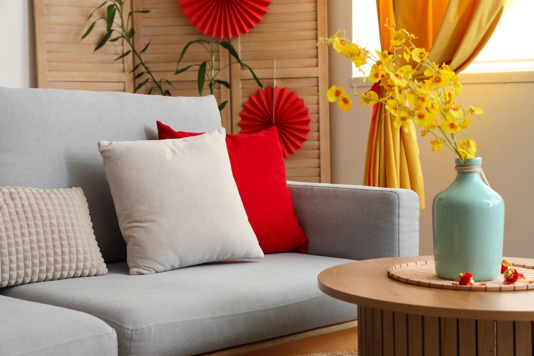 woonhome-woonkamer-japanse-stijl-gele-bloemen-interieur-inspiratie-1